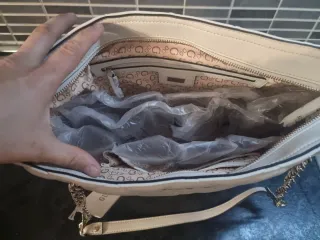 Bolso Guess Blanco Acolchado Nuevo con etiquetas