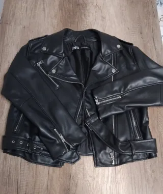 Chaqueta cuero Zara