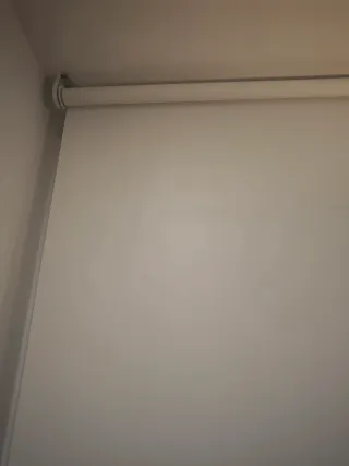 Estor enrollable blanco opaco XL con cadena