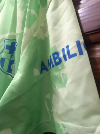 Camiseta verde con logo FC Barcelona