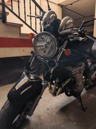 Suzuki Bandit 600 Naked Negra