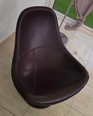 Sillón giratorio piel Ikea Tirup.