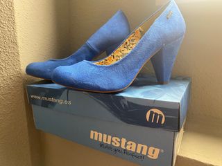 Zapatos de tacón Mustang azul terciopelo