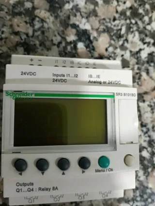 Zelio SR3 B101BD Relé Programable Schneider