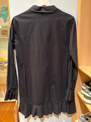 Vestido negro con cuello de camisa In Love With