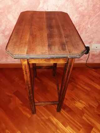 Tavolino in legno massello