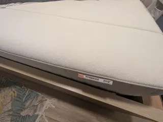 Estructura Cama IKEA MALM + Colchón MYRBACKA