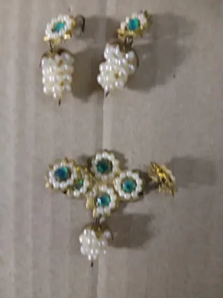 Lote de bisutería dorada