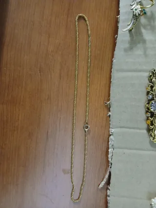 Lote de bisutería dorada