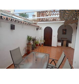 Mesa Terraza Cristal y 4 Sillas Metal