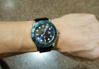 Reloj elegante hombre azul