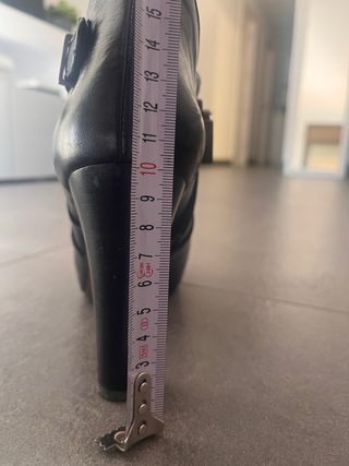 Botines de hebilla, negros de tacón con cremallera