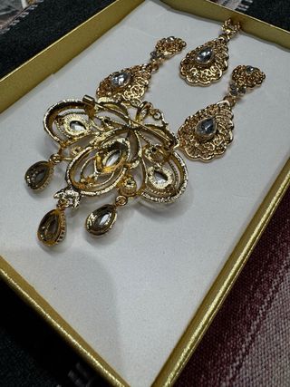 Aderezo fallero dorado con pedrería