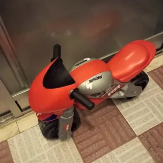 Moto de juguete infantil