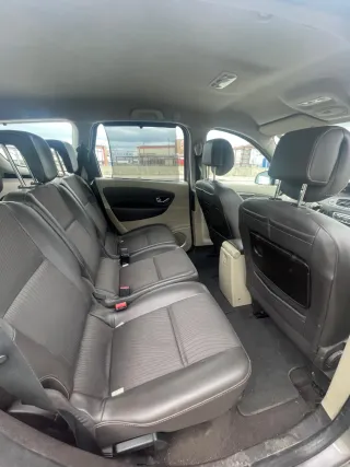 Renault Grand Scenic 2011