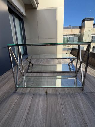 Conjuntos de mesa de salón y aparador.