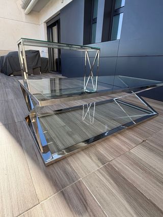 Conjuntos de mesa de salón y aparador.