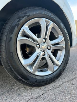 Peugeot 208 2015