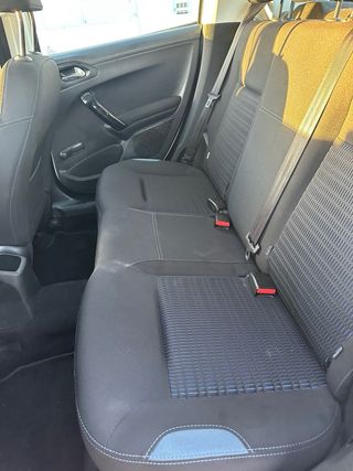 Peugeot 208 2015