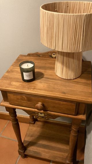 Mesa auxiliar de madera