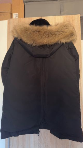 Abrigo Zara con capucha y pelo