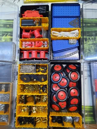 Lote de piezas y accesorios Meccano