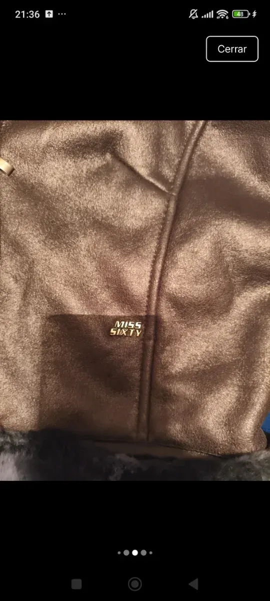 Abrigo marrón con detalles de pelo