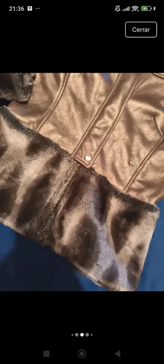 Abrigo marrón con detalles de pelo