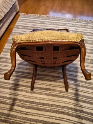 Sillón antiguo estilo clásico madera y tela