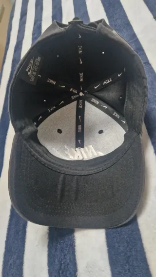 Gorra Nike Negra Logo Blanco