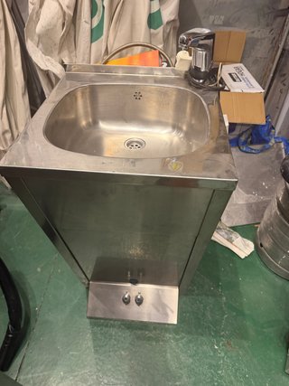 Lavabo profesional con pedal