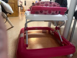 Andador infantil niña rosa con juguetes
