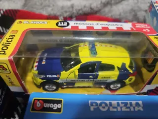 Lote 8 coches policía escala Burago