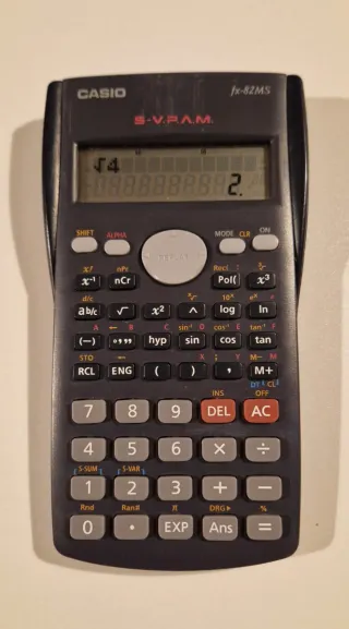 Calculadora Casio fx-82MS