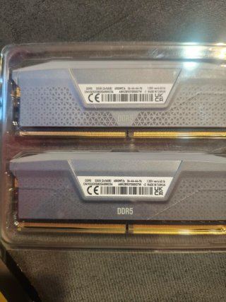 Corsair Vengeance RGB DDR5 32GB (2x16GB)