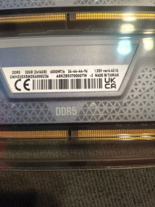 Corsair Vengeance RGB DDR5 32GB (2x16GB)