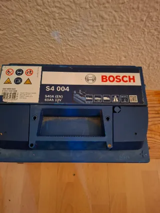 Batería de Coche Bosch S4 004 60Ah 12V