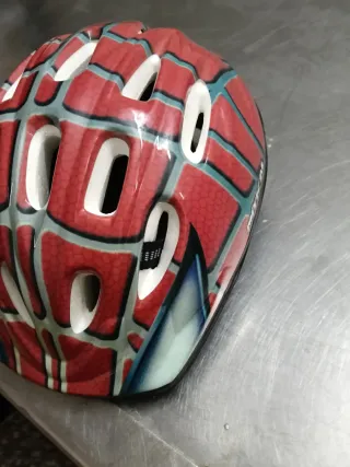 Patín de 3 ruedas Casco