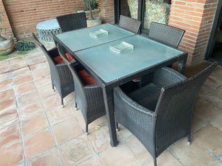Mesa de jardín con 6 sillas ratán