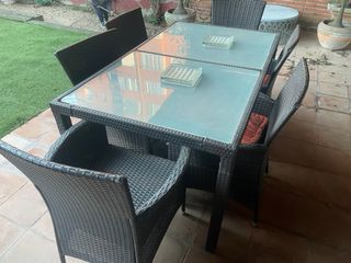 Mesa de jardín con 6 sillas ratán