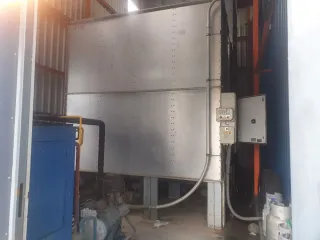 2 silos con pantalla i panel industrial