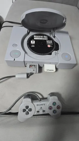 PlayStation 1 PS1 con Resident Evil Director's Cut