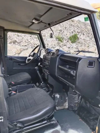 Land Rover Defender TD4