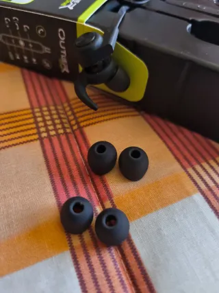 Creative Outlier One Auriculares Inalámbricos
