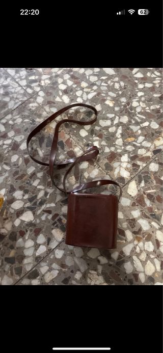 Cantimplora de cuero con correa