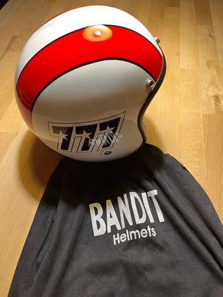 Casco Moto_Talla M_Marca Bandit Blanco y Rojo