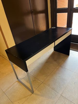 Escritorio moderno blanco y negro