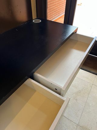 Escritorio moderno blanco y negro