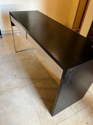 Escritorio moderno blanco y negro