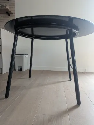 Mesa redonda cristal negra Ikea